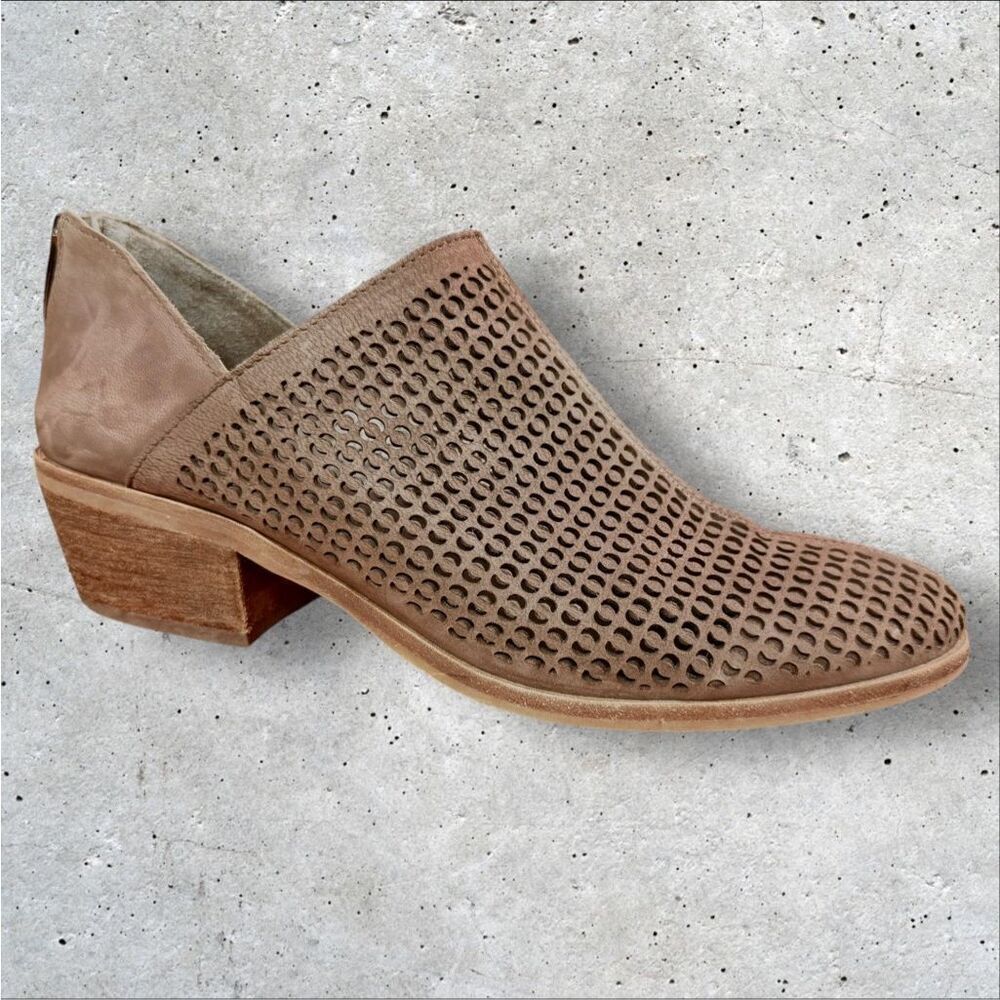 VINCE CAMUTO Paleta Dark Brown/Grey Perforated Nubuck Bootie | US Size 9 (S274)